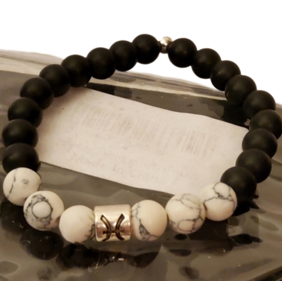 Pieces Zodiac Beaded Bracelet - Picture 7 of 11